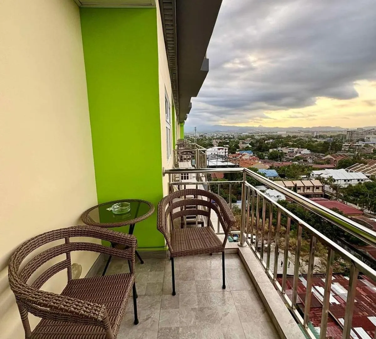 Sheryll Escapes - La Grande 11Th Floor, Phase 2, Luxury 1Br Balcony Ángeles Apartamento